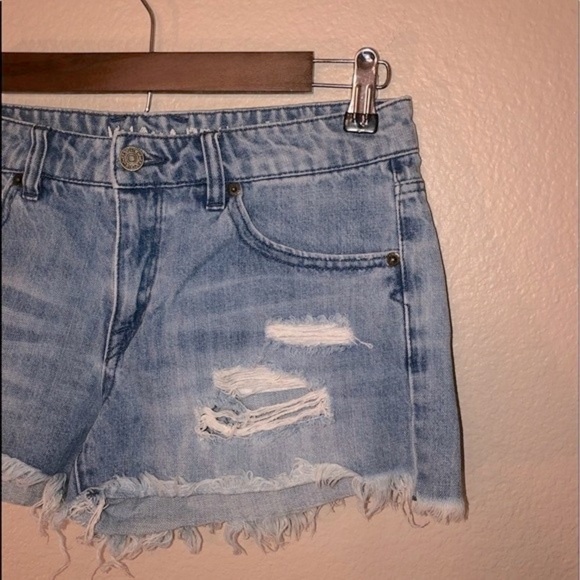 VOLCOM Stoned Distressed Shorts Size 5 - Picture 3 of 9